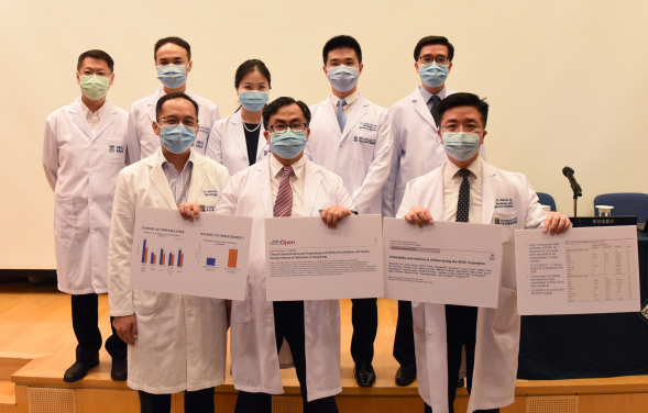 HKUMed identifies home as the primary route of COVID-19 transmission among Hong Kong children and adolescents, calls for action on their psychosocial well-being due to the pandemic and school closure.
Back row (from left): Dr Wilfred Wong Hing-sang, Senior IT Manager, Department of Paediatrics and Adolescent Medicine, HKUMed; Professor Ian Wong Chi-kei, Lo Shiu Kwan Kan Po Ling Professorship in Pharmacy, Head and Professor, Department of Pharmacology and Pharmacy, HKUMed; Dr Winnie Tso Wan-yee, Dr Gilbert T Chua, Clinical Assistant Professor; and Professor Leung Wing-hang, Head and Clinical Professor, Department of Paediatrics and Adolescent Medicine, HKUMed.
Front row (from left): Dr Kelvin To Kai-wang, Head and Clinical Associate Professor, Department of Microbiology, HKUMed; Dr Patrick Ip, Clinical Associate Professor; and Dr Mike Kwan Yat-wah, Honorary Clinical Associate Professor, Department of Paediatrics and Adolescent Medicine, HKUMed.